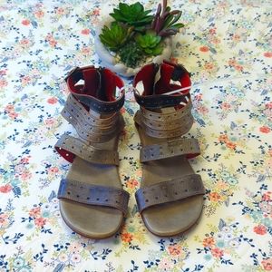 Bed Stu Silver Leather Sandals Brand New